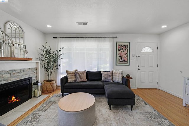 2343 Galway Rd, San Pablo, CA 94806