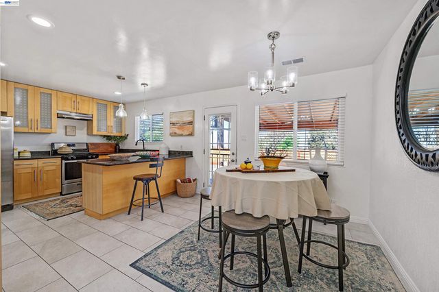 2343 Galway Rd, San Pablo, CA 94806