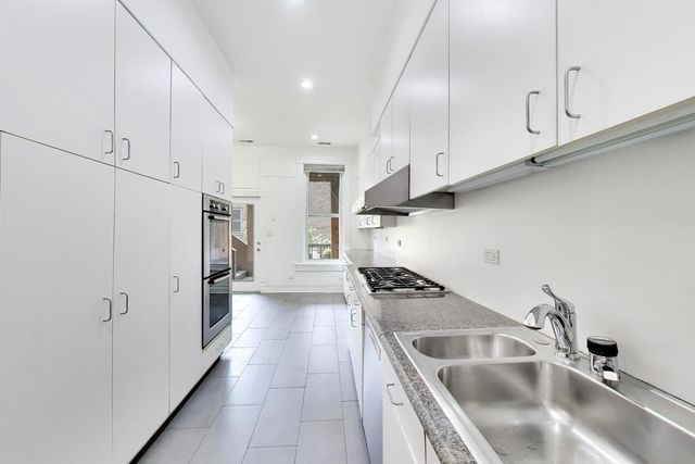 2254 N Fremont Street, Chicago, IL 60614