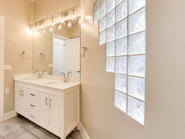 2254 N Fremont Street, Chicago, IL 60614
