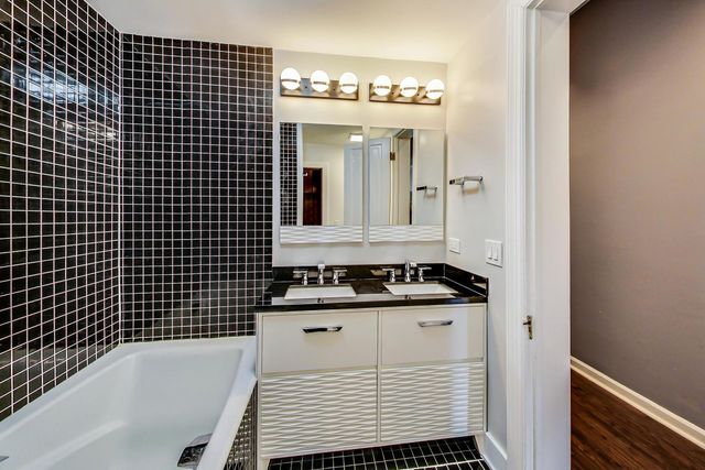 2254 N Fremont Street, Chicago, IL 60614