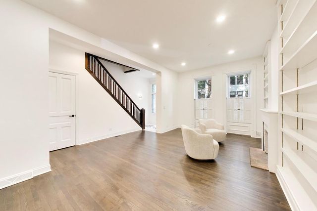 2254 N Fremont Street, Chicago, IL 60614
