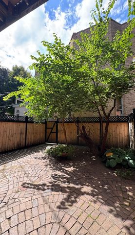 2254 N Fremont Street, Chicago, IL 60614