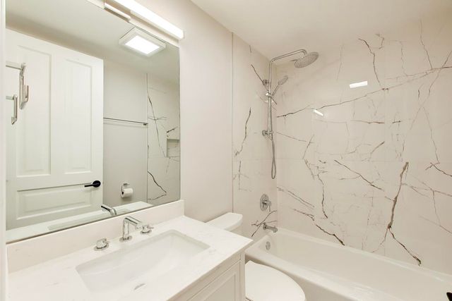 2254 N Fremont Street, Chicago, IL 60614