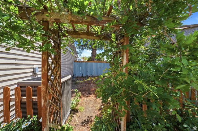 1251 E SAGE RIDGE RD, Sandy, UT 84094