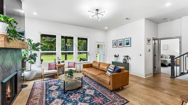 2879 N Whistle Post Drive, Fayetteville, AR 72704