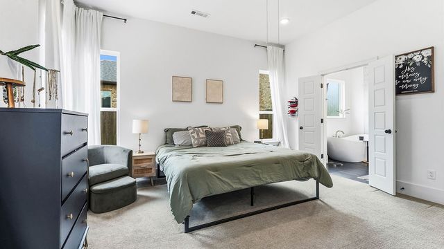 2879 N Whistle Post Drive, Fayetteville, AR 72704