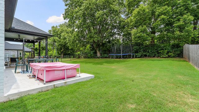 2879 N Whistle Post Drive, Fayetteville, AR 72704