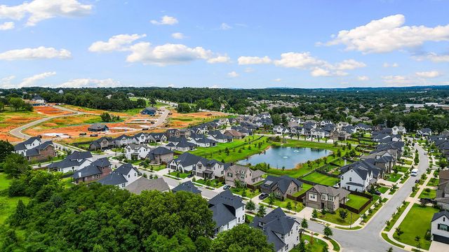 2879 N Whistle Post Drive, Fayetteville, AR 72704
