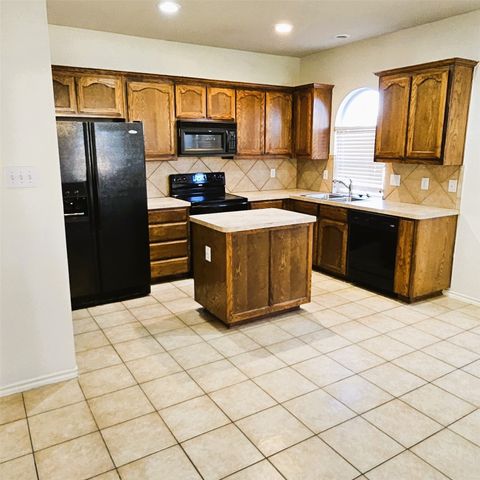 7909 Raton Ridge Lane, Arlington, TX 76002