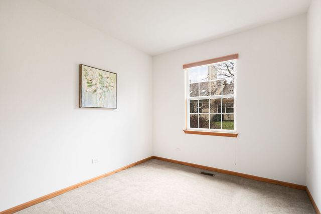 121 Enfield Lane, Grayslake, IL 60030