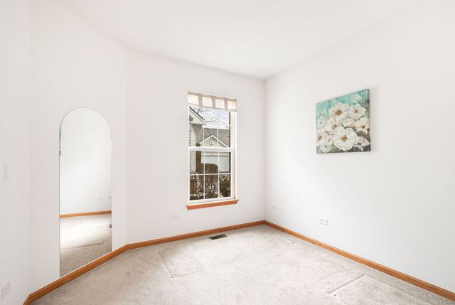 121 Enfield Lane, Grayslake, IL 60030