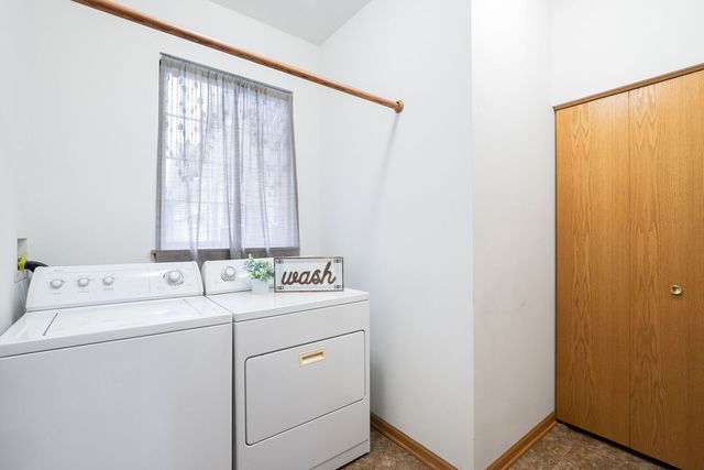 121 Enfield Lane, Grayslake, IL 60030