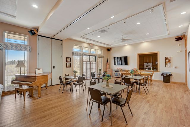 121 Enfield Lane, Grayslake, IL 60030