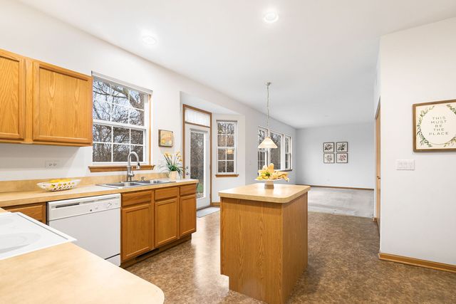 121 Enfield Lane, Grayslake, IL 60030