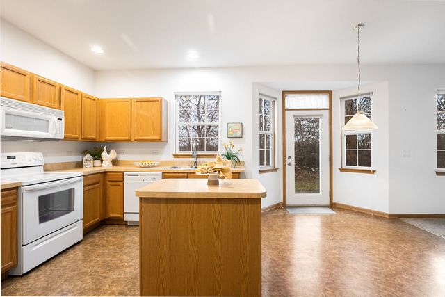 121 Enfield Lane, Grayslake, IL 60030