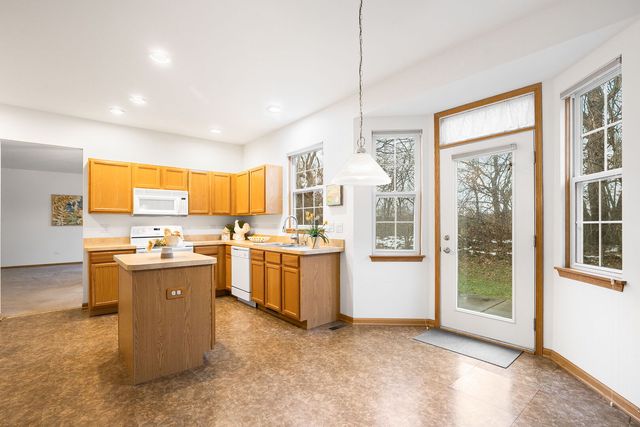 121 Enfield Lane, Grayslake, IL 60030