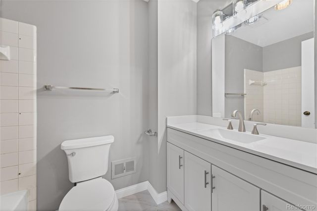 24054 Meadowbridge Drive, Clinton Charter Township, MI 48035