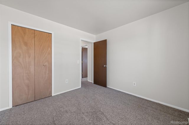 24054 Meadowbridge Drive, Clinton Charter Township, MI 48035