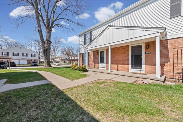 24054 Meadowbridge Drive, Clinton Charter Township, MI 48035