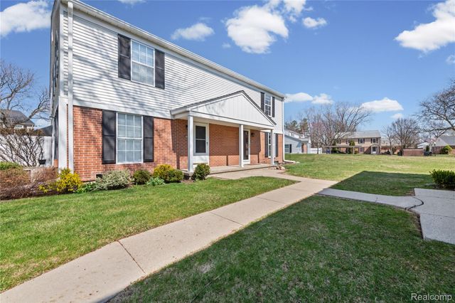 24054 Meadowbridge Drive, Clinton Charter Township, MI 48035