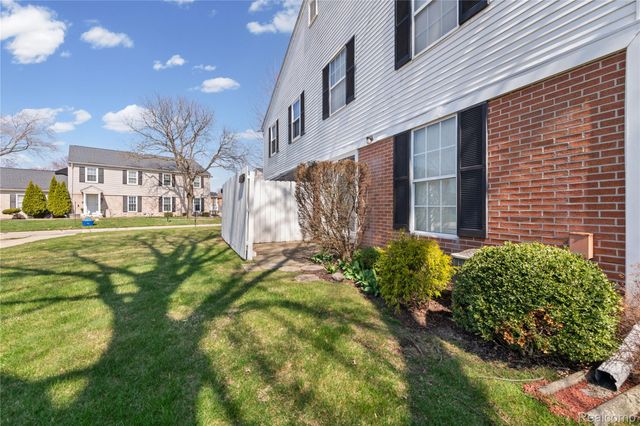 24054 Meadowbridge Drive, Clinton Charter Township, MI 48035