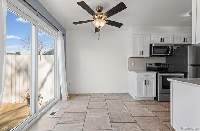 24054 Meadowbridge Drive, Clinton Charter Township, MI 48035