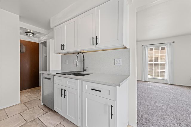 24054 Meadowbridge Drive, Clinton Charter Township, MI 48035