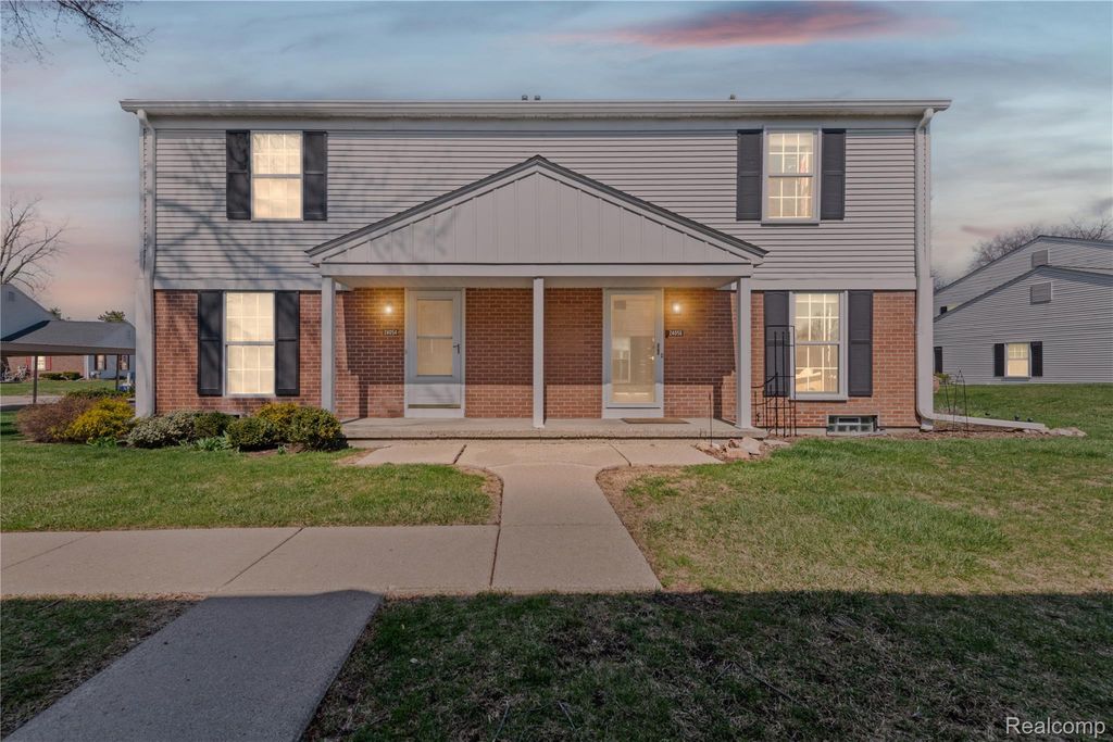 24054 Meadowbridge Drive, Clinton Charter Township, MI 48035