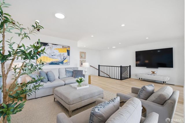 424 45th Avenue 424, San Francisco, CA 94121