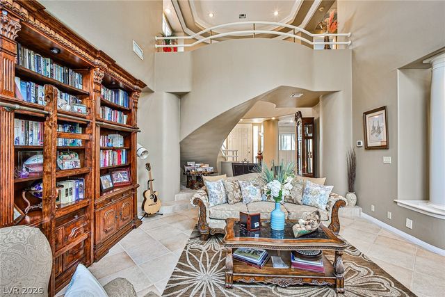 8240 Horseshoe Bend Lane, Las Vegas, NV 89113