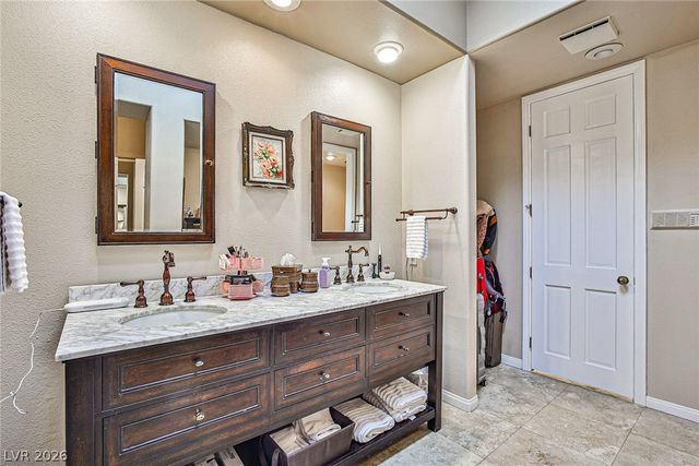 8240 Horseshoe Bend Lane, Las Vegas, NV 89113