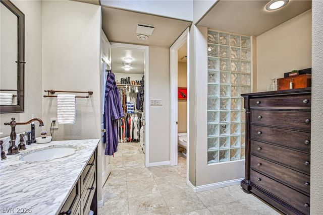 8240 Horseshoe Bend Lane, Las Vegas, NV 89113