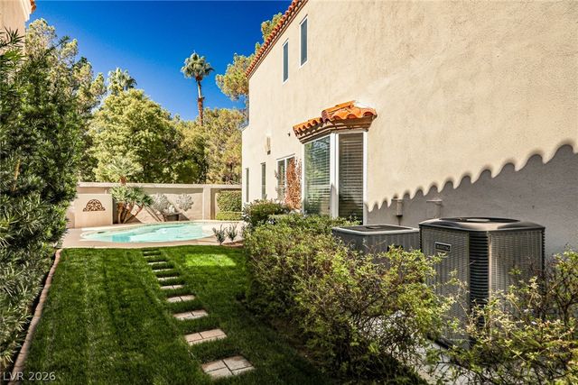 8240 Horseshoe Bend Lane, Las Vegas, NV 89113