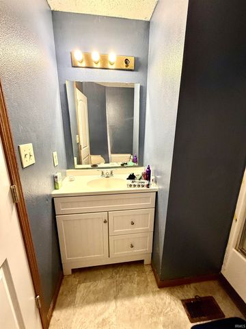 102 Elderbury Court, Mooresville, IN 46158