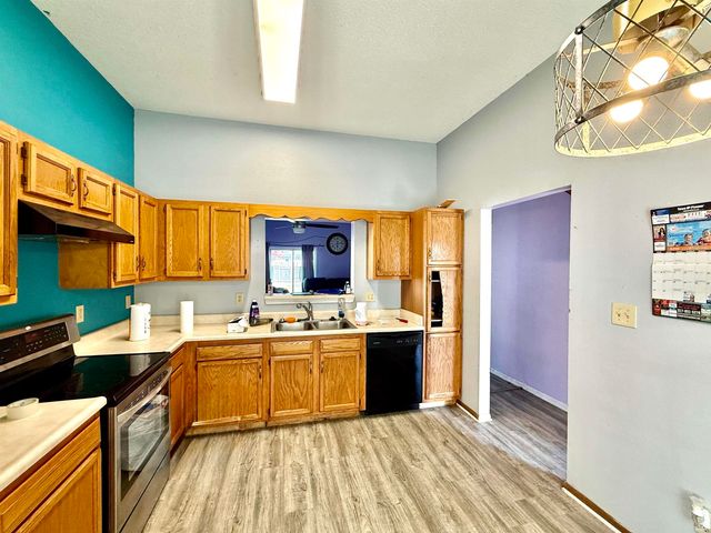 102 Elderbury Court, Mooresville, IN 46158