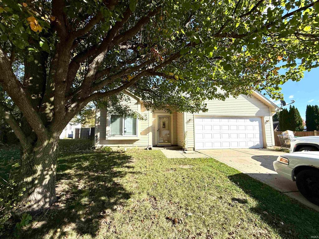 102 Elderbury Court, Mooresville, IN 46158