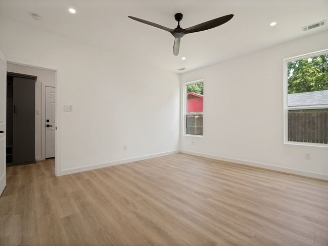 98 San Jacinto Street, Terrell, TX 75160