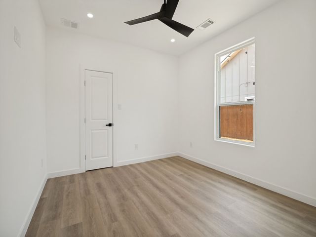 98 San Jacinto Street, Terrell, TX 75160