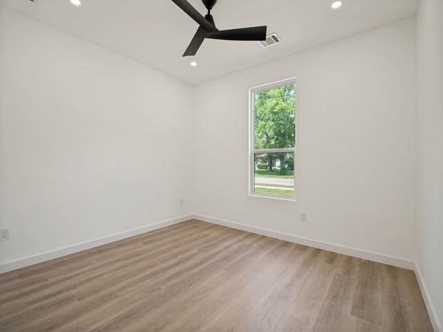 98 San Jacinto Street, Terrell, TX 75160