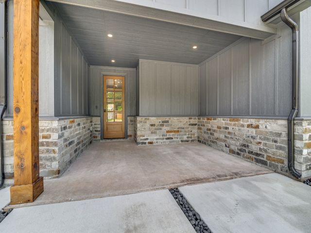 98 San Jacinto Street, Terrell, TX 75160