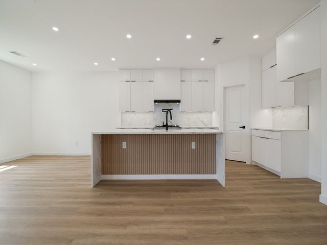 98 San Jacinto Street, Terrell, TX 75160