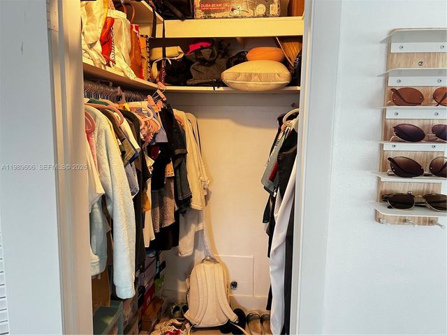 9159 SW 77th Ave 311, Miami, FL 33156