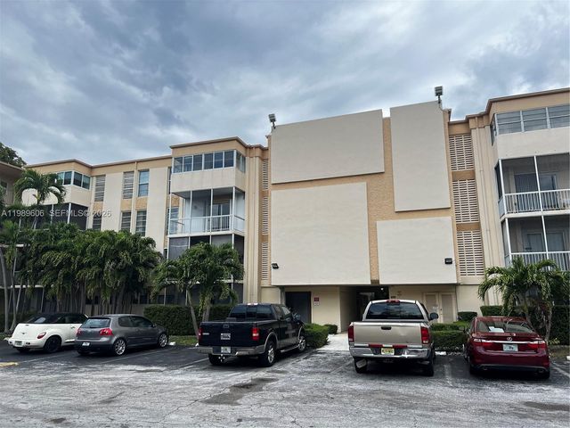 9159 SW 77th Ave 311, Miami, FL 33156