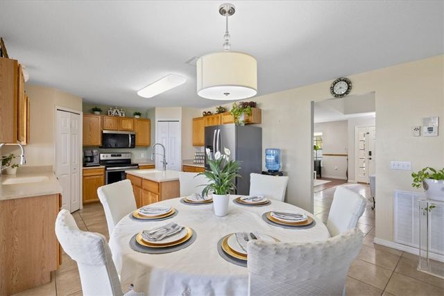 6052 Ridge Lake Circle, Vero Beach, FL 32967