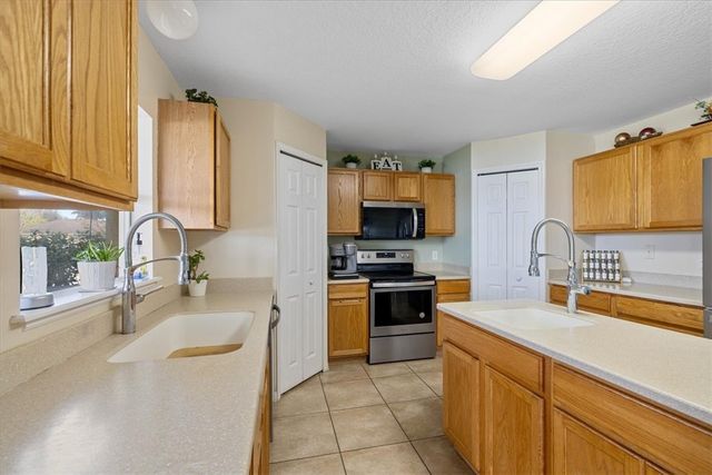 6052 Ridge Lake Circle, Vero Beach, FL 32967