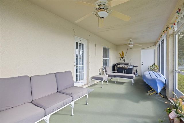 6052 Ridge Lake Circle, Vero Beach, FL 32967