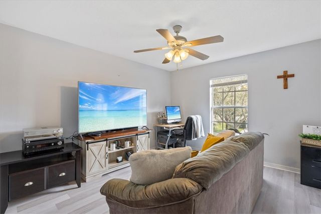 6052 Ridge Lake Circle, Vero Beach, FL 32967