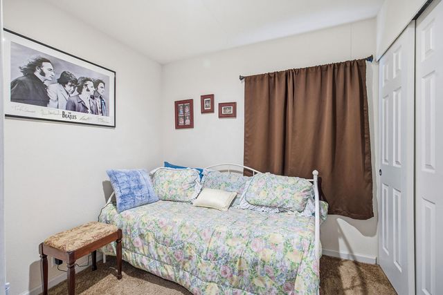 560 W Pleasant Avenue 16, Tulare, CA 93274