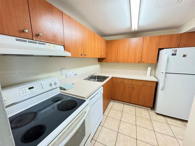 415 Executive Center Dr 203, West Palm Beach, FL 33401